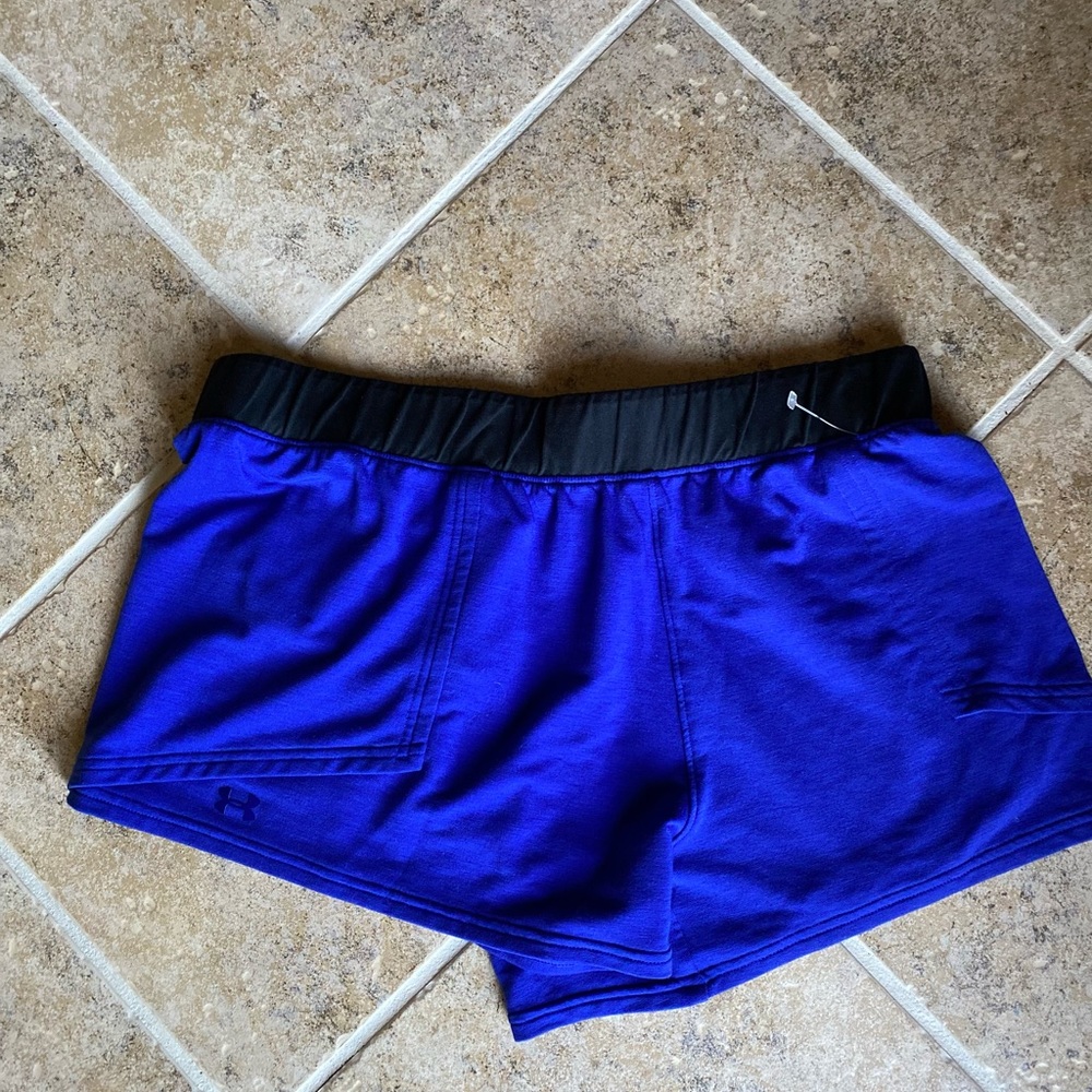 Under Armour - Woman’s royal blue loose sport shorts, Size: L